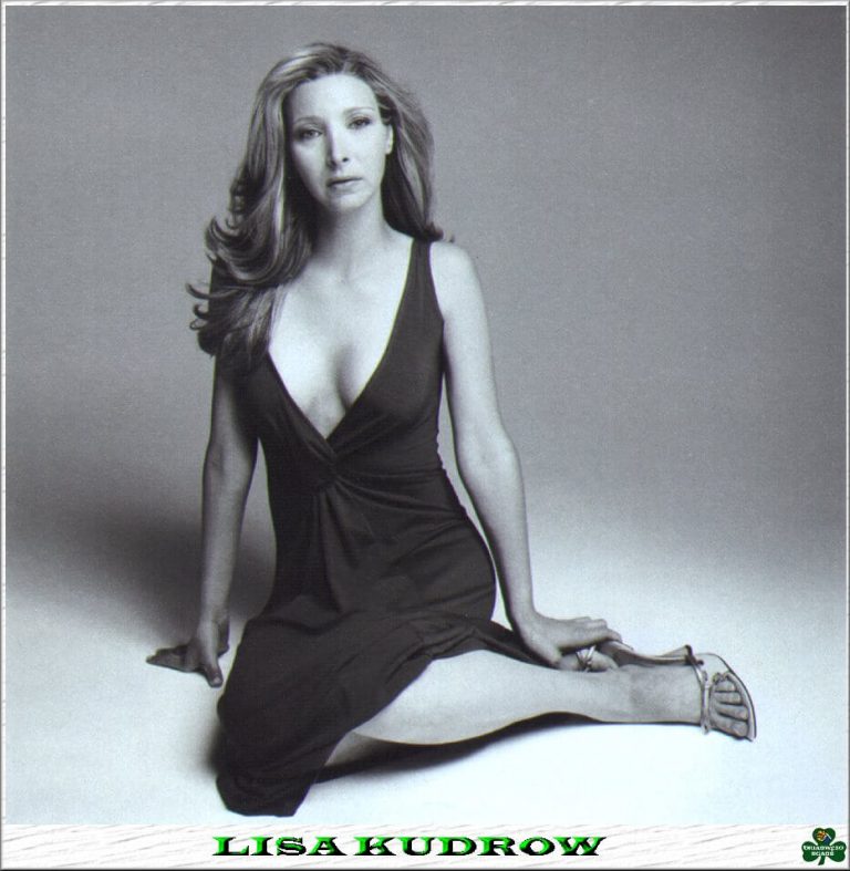 Lisa Kudrow In A Bikini