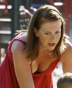 Sexy Photos Of Melissa Joan Hart Will Make You Heart Melt Thblog