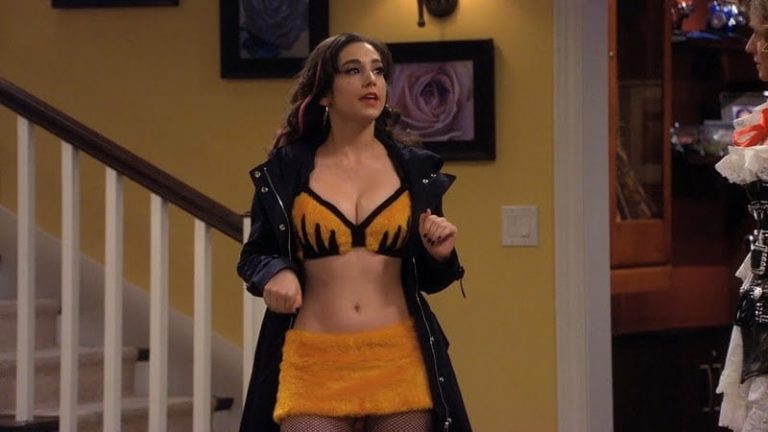 The Hottest Molly Ephraim Photos Thblog