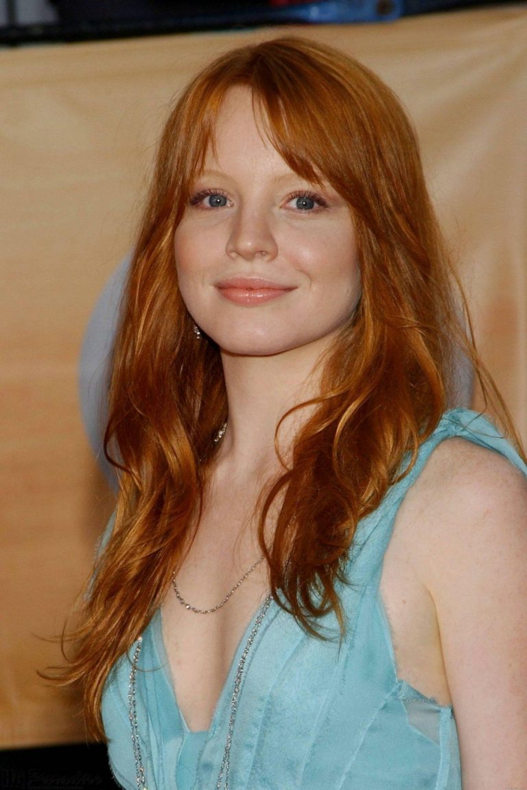 Next photo of Lauren Ambrose