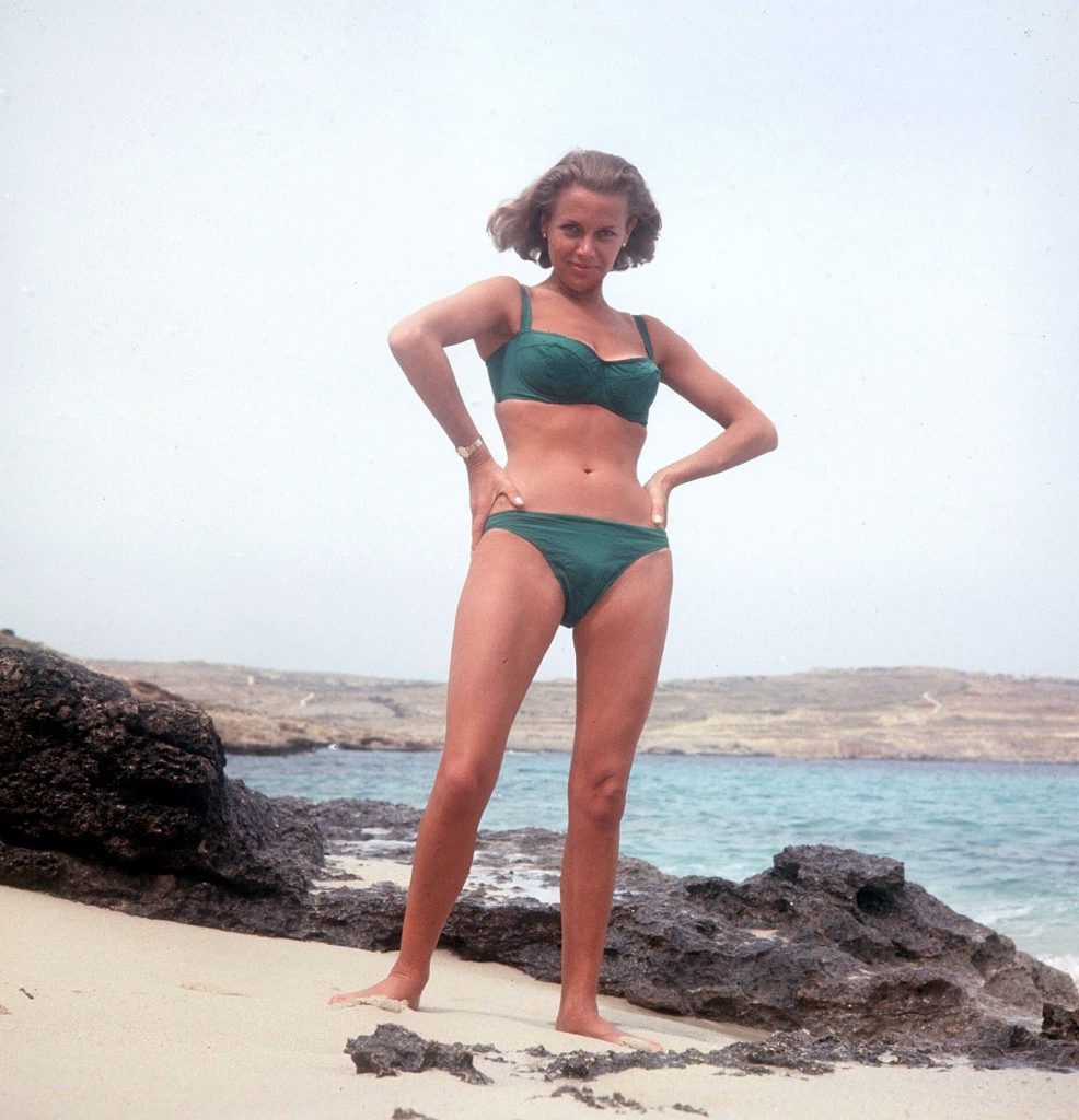 The Hottest Photos Of Honor Blackman ThBlog