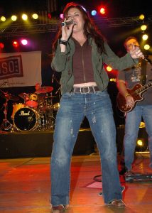 50 Hot Photos Of Jo Dee Messina - 12thBlog