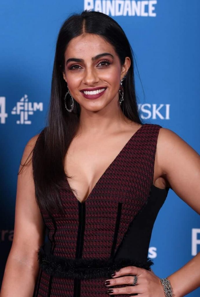 These sexy Mandip Gill bikini photos will make you wonder how someone so be...