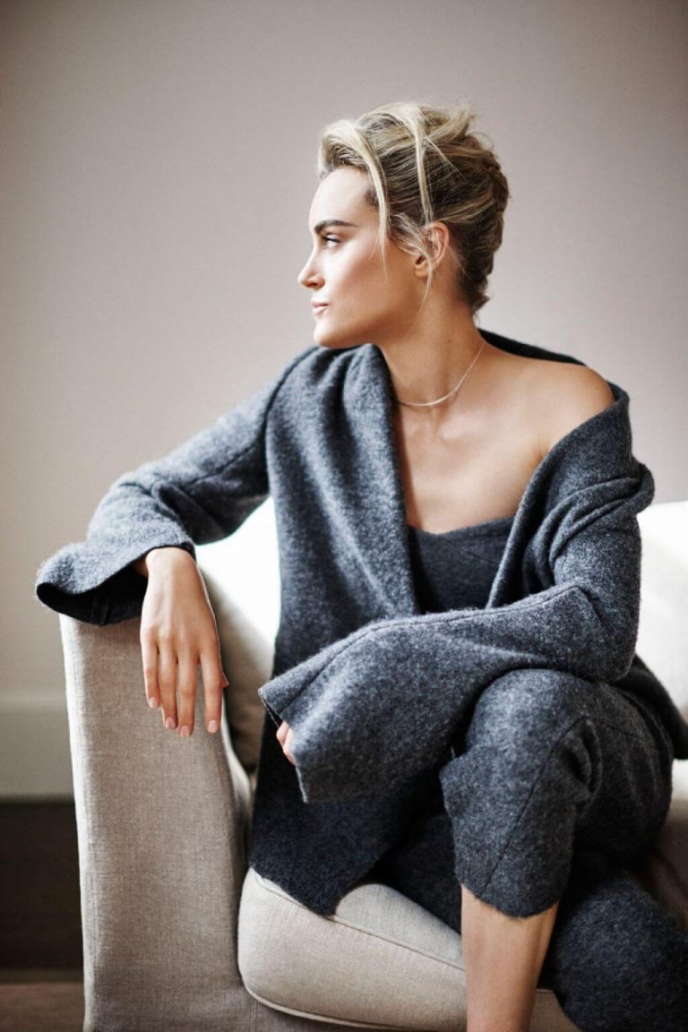 Next photo of Taylor Schilling