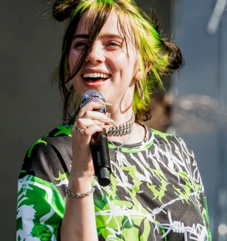 20 Sexy Billie Eilish Photos That Will Steal Your Heart - 12thBlog