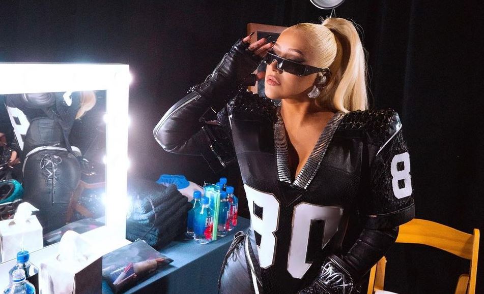 Sexy Christina Aguilera At The Super Bowl - 12thBlog