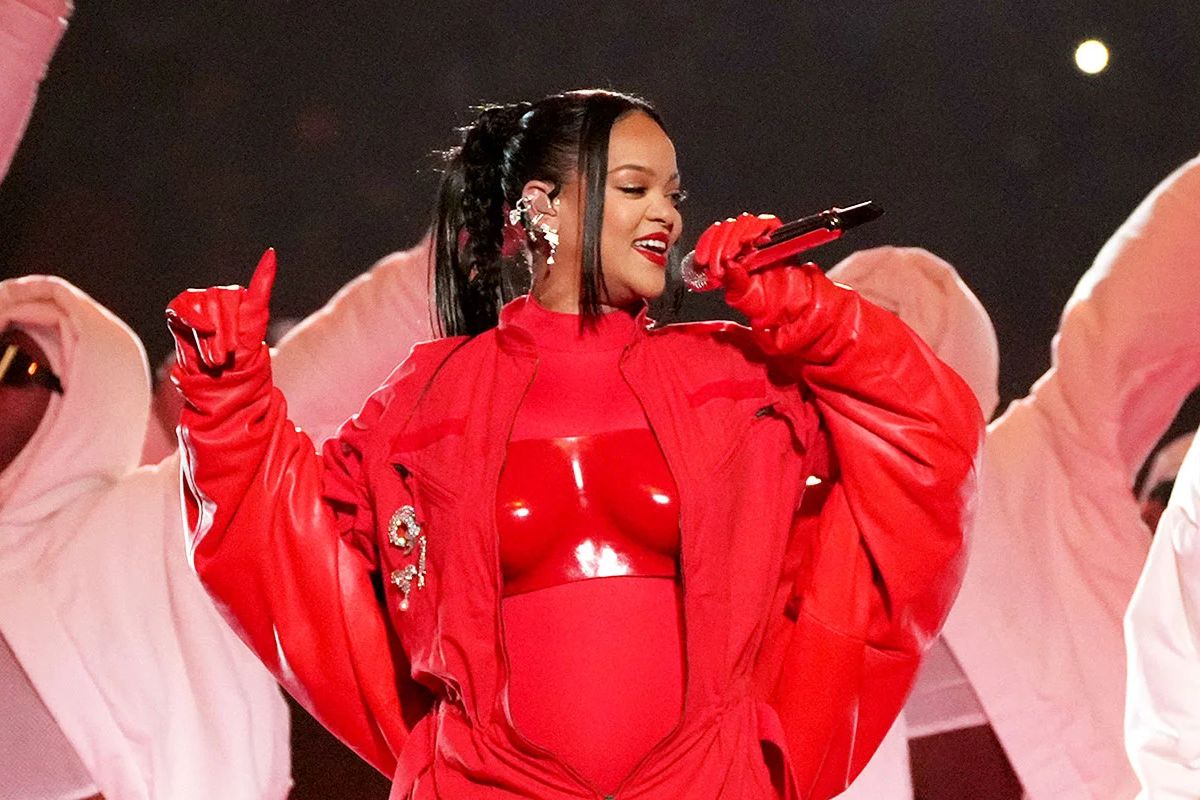 Rihanna Reveals That She Is Pregnant For The Second Time During Her ...