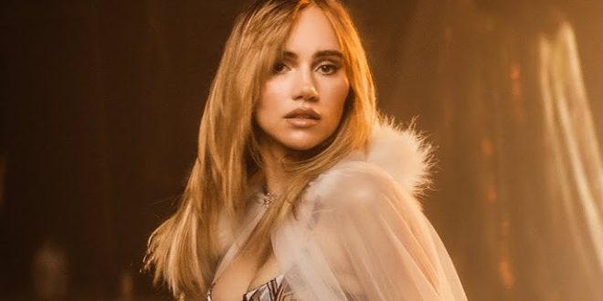 Suki Waterhouse: Sexy Model, Hot Actress, and So Much More!