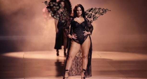 Ashley Graham Steals the Spotlight at Victoria’s Secret Fashion Show 2024